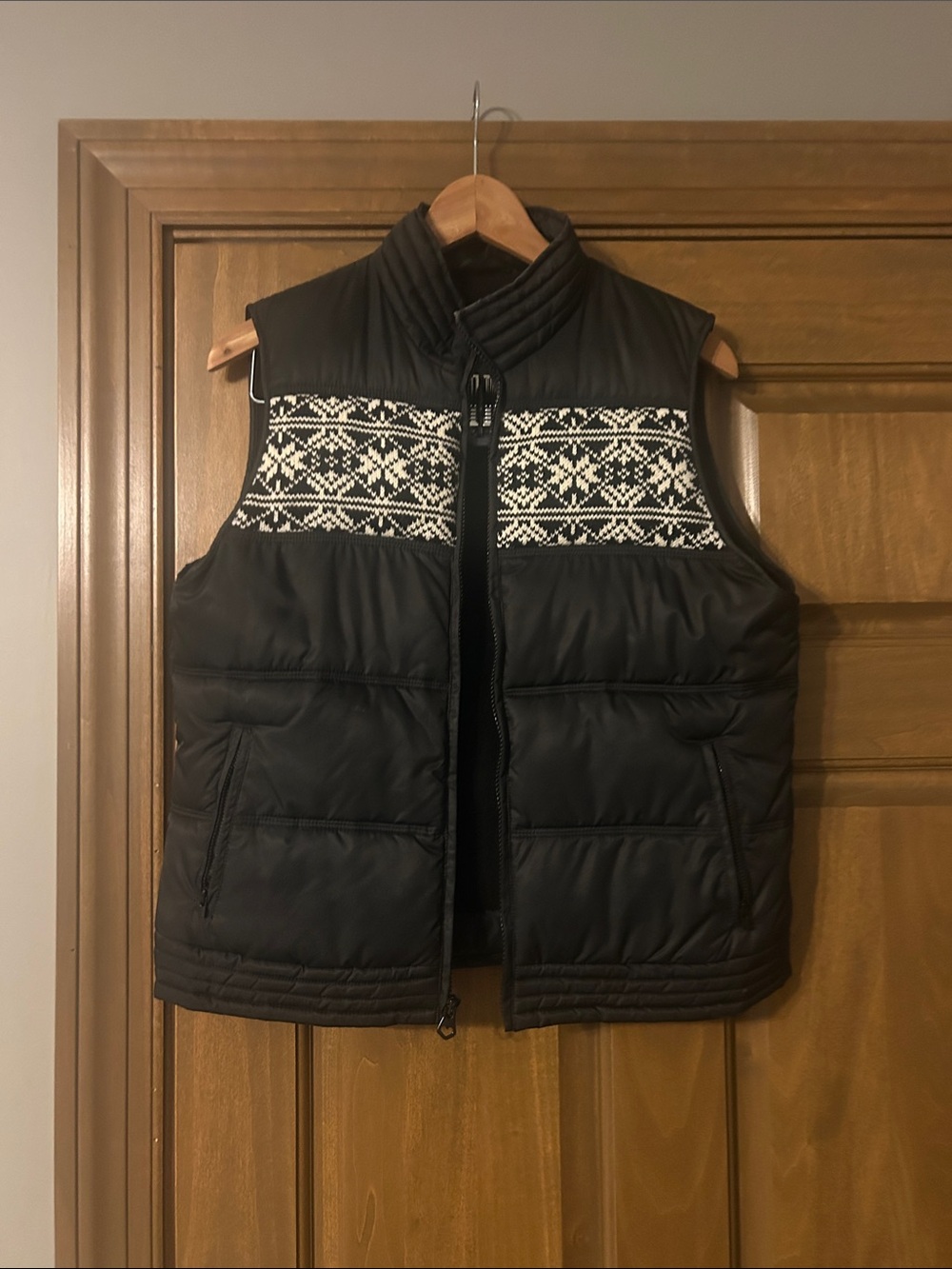 Old Navy Black Quilted Puffer Vest with White Nordic Yoke